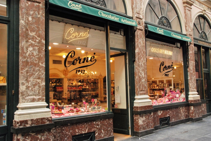 boutique-LORGUES-min_chocolate_chocolaterie_shop_luxury_chic_gallery_brussels_belgium-558146